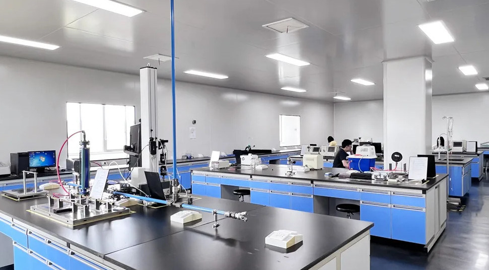 Zhejiang Runqiang Medical Instruments Co.,Ltd productielijn van de fabrikant